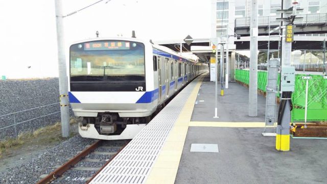 富岡駅に停車中の常磐線