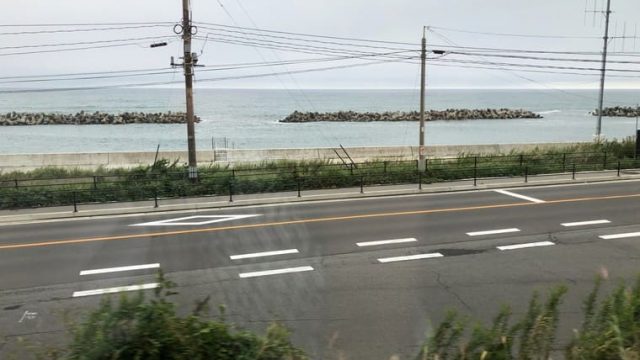 車窓から見える太平洋
