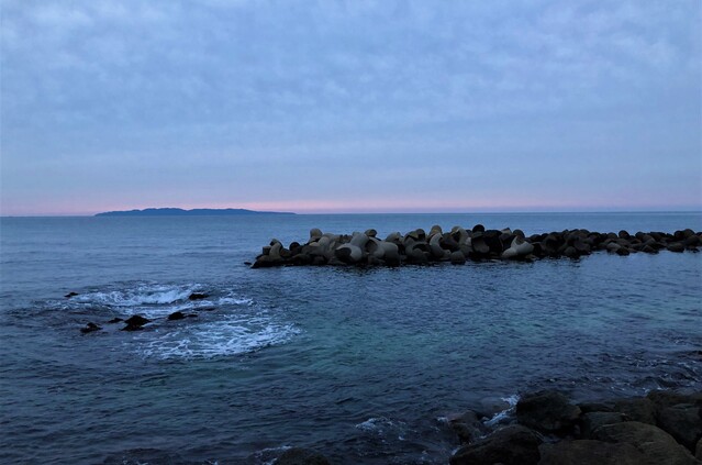 桑川駅前の海岸