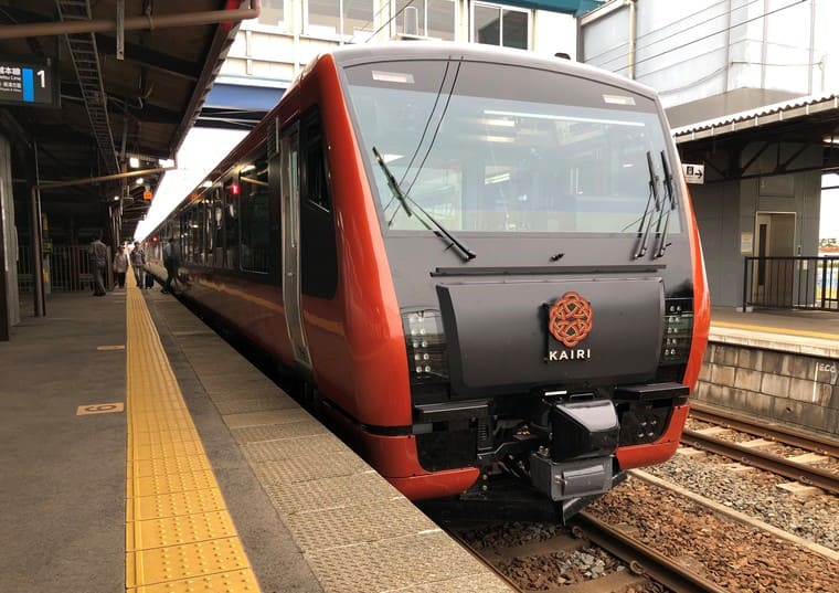 鶴岡駅に停車中の海里