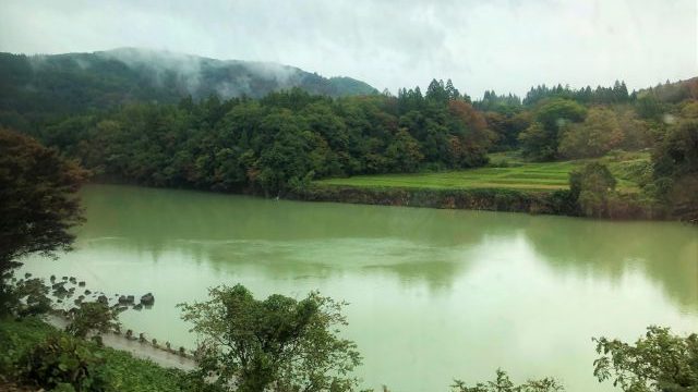 徳沢駅出発後の車窓