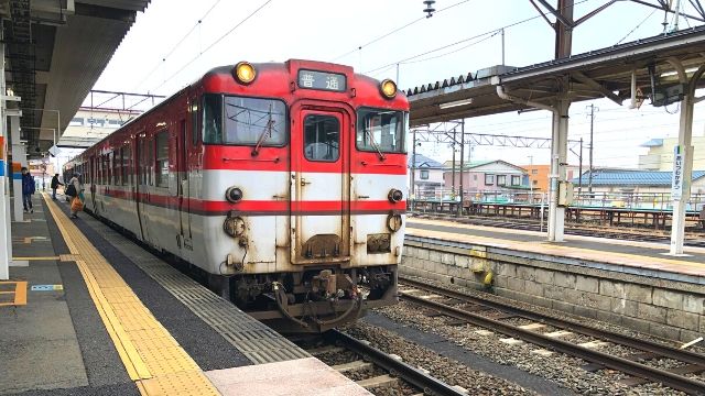 会津若松駅に停車中の磐越西線