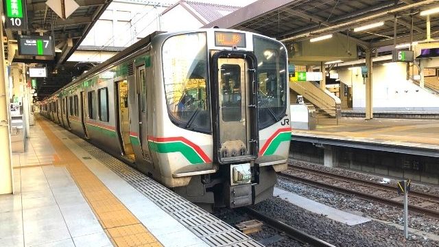 仙台駅に停車中の仙山線