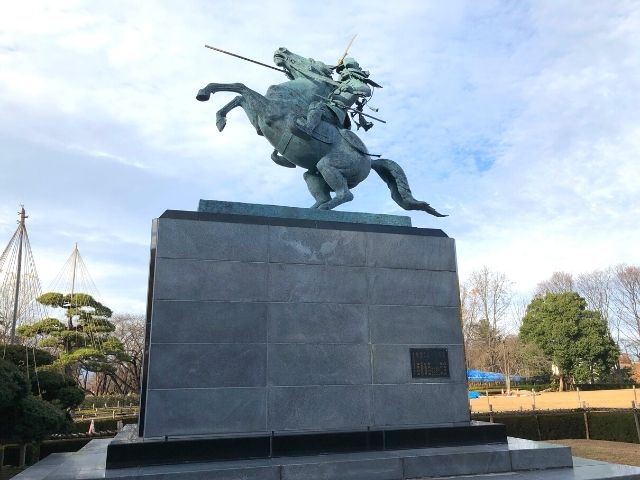 霞城公園内の最上義光の像