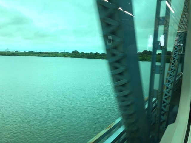 阿武隈川を渡る常磐線の車窓