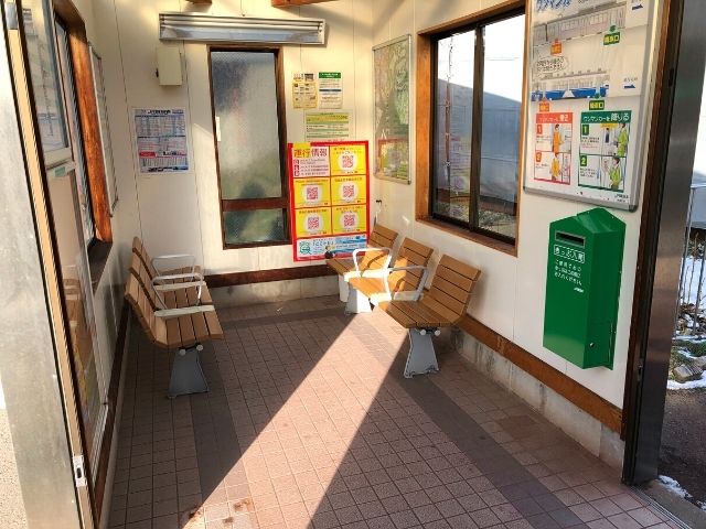 あきた白神駅の駅舎内