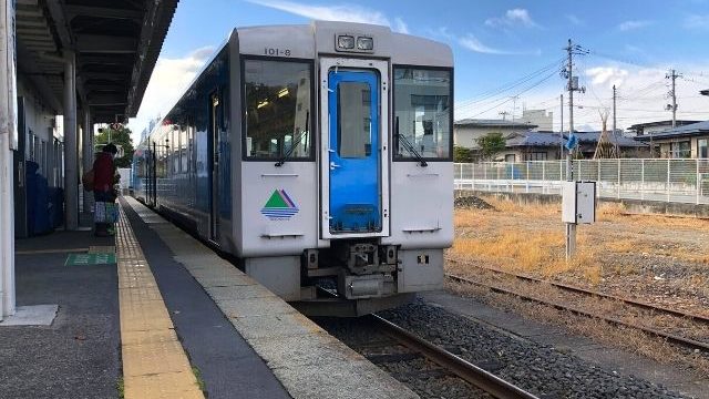 左沢駅に停車中の左沢線