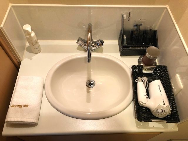 天然温泉 青葉の湯 ドーミーイン仙台ANNEXのシングルルームの洗面台