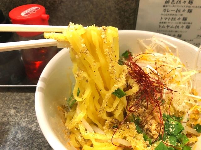 汁なし担々麺の麺