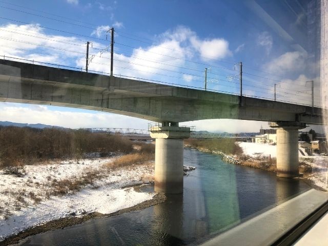 盛岡駅付近の車窓