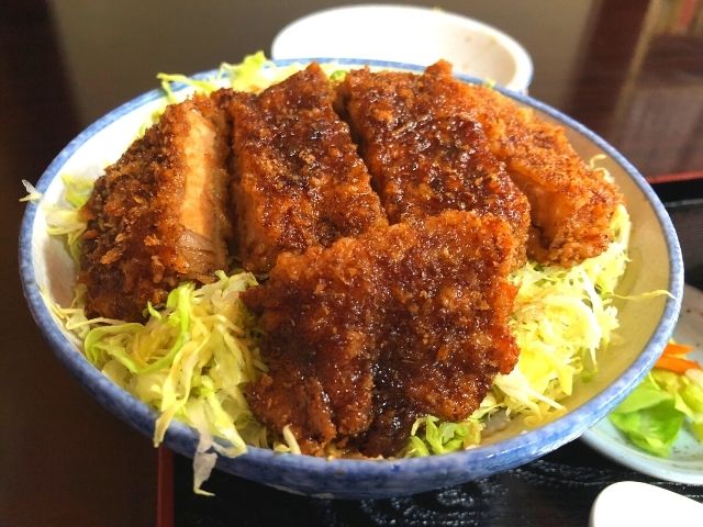 若松食堂 会津ソースカツ丼発祥の店 駅近でランチにおすすめ 東北旅びより