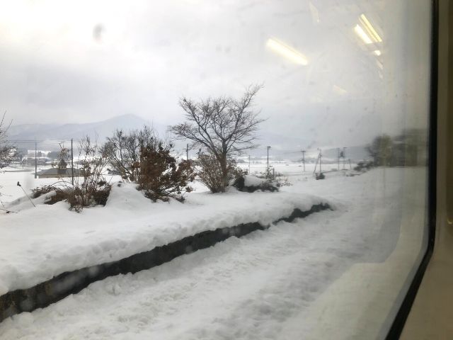 線路が撤去された八幡平駅のホーム跡