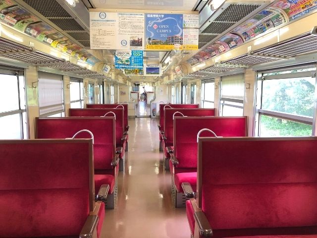 阿武隈急行線8100系の車内
