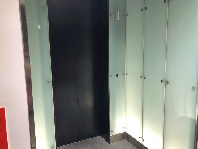トイレはエレベーターで2階へ
