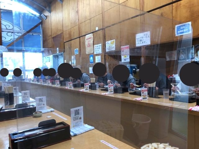 雲ノ糸酒田店の店内