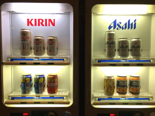 アルコール類とおつまみの自販機