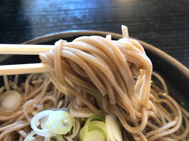 冷たい肉そばの麺