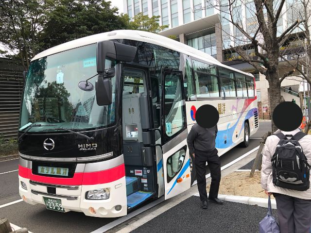 仙台駅に到着したシャトルバス
