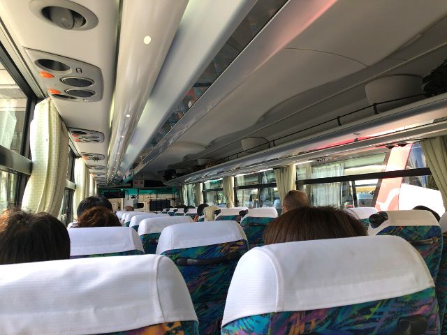 仙台駅発のシャトルバスの車内