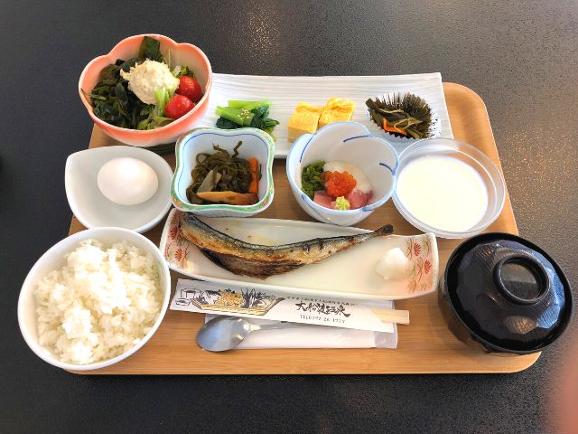 朝食