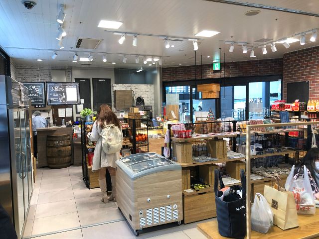 BRICK A-FACTORYの店内