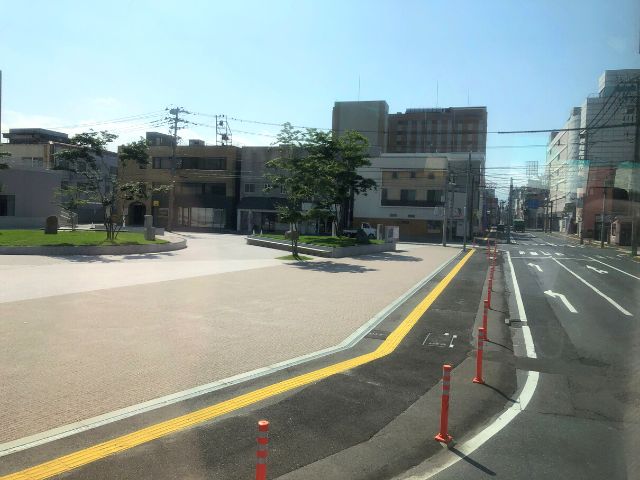 本八戸駅を出発