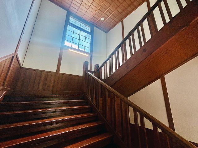 旧長井小学校第一校舎の階段