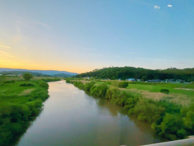 最上川を渡る