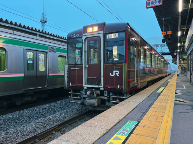 小牛田駅に到着した特急イブニングウェイ