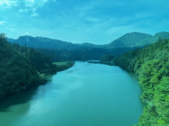 第一只見川橋梁を通過