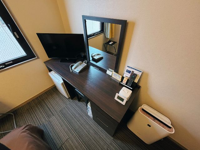 デスク周りの設備