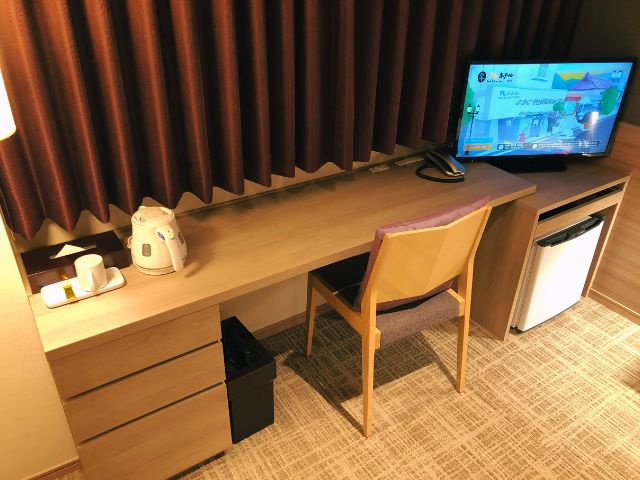 デスク周りの設備