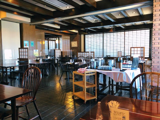 朝食会場内