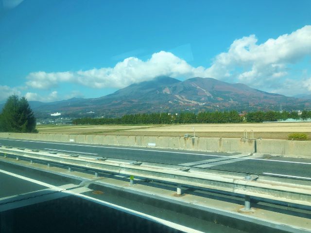 車窓から見える磐梯山