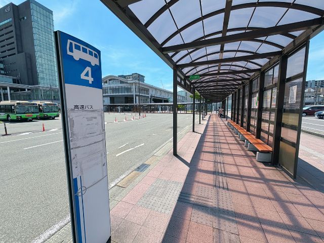 仙秋号は秋田駅東口4番乗り場からの発着