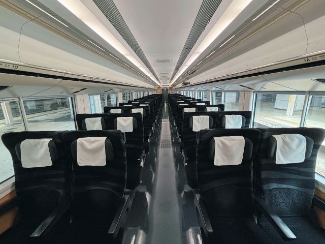 普通車の車内